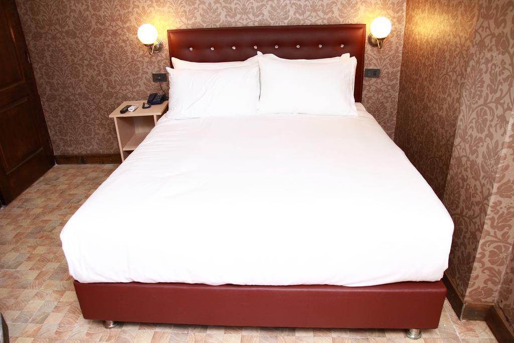 Harrys Suite Hotel Bangkok Eksteriør bilde