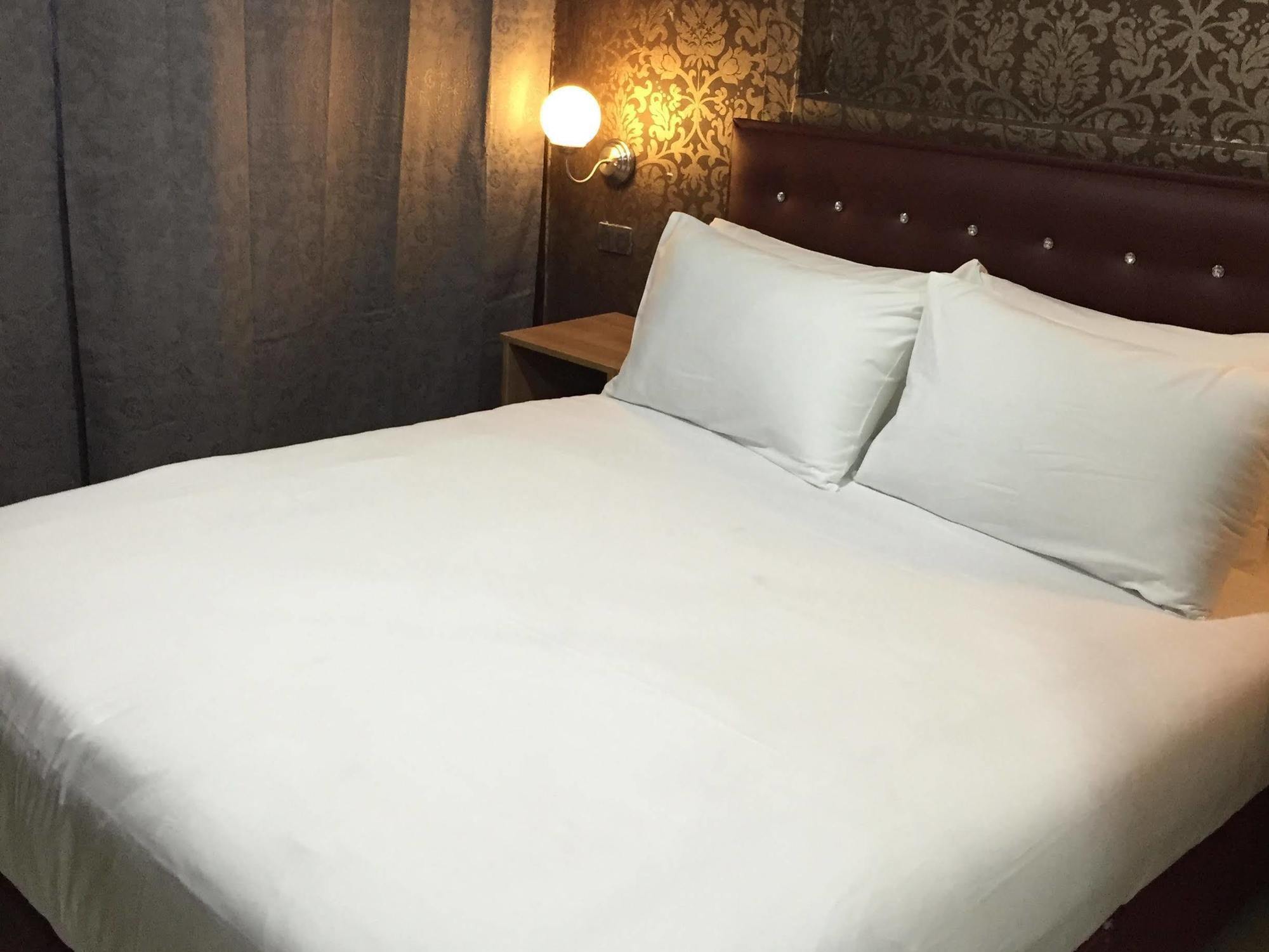Harrys Suite Hotel Bangkok Eksteriør bilde