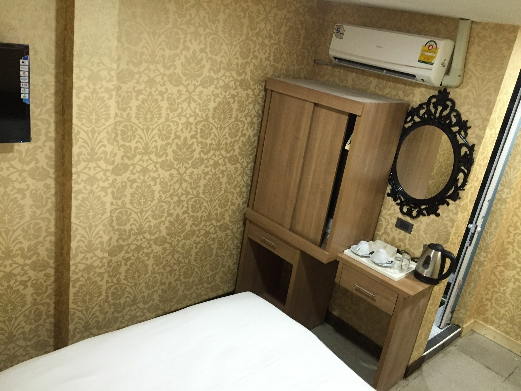 Harrys Suite Hotel Bangkok Eksteriør bilde