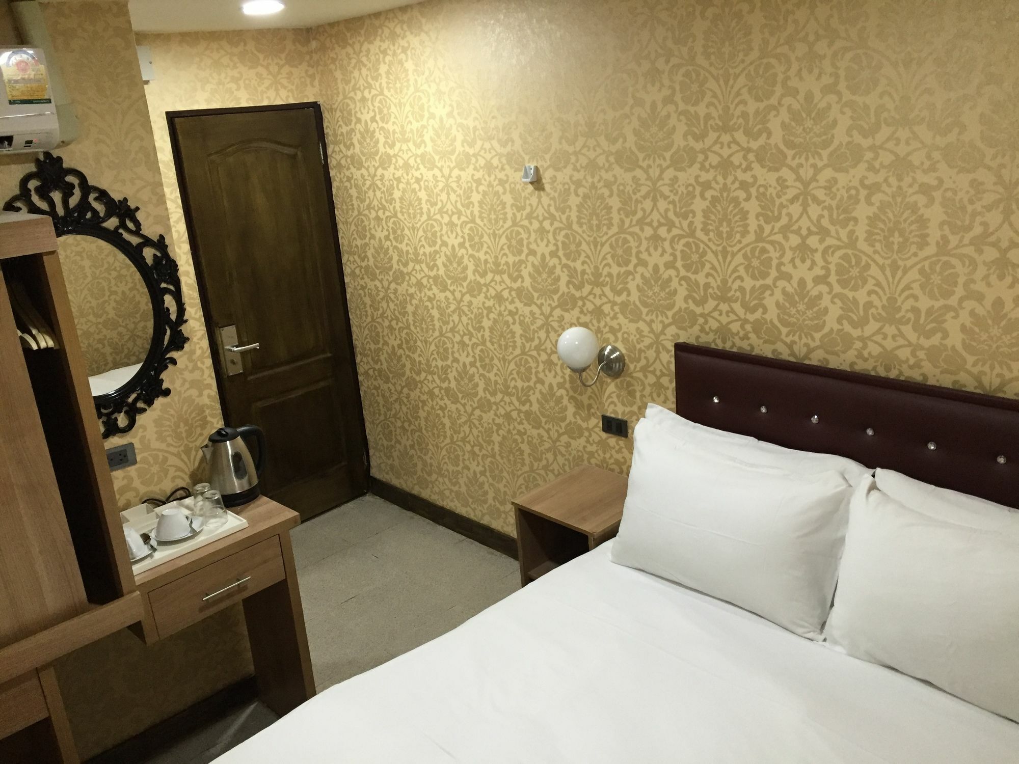 Harrys Suite Hotel Bangkok Eksteriør bilde
