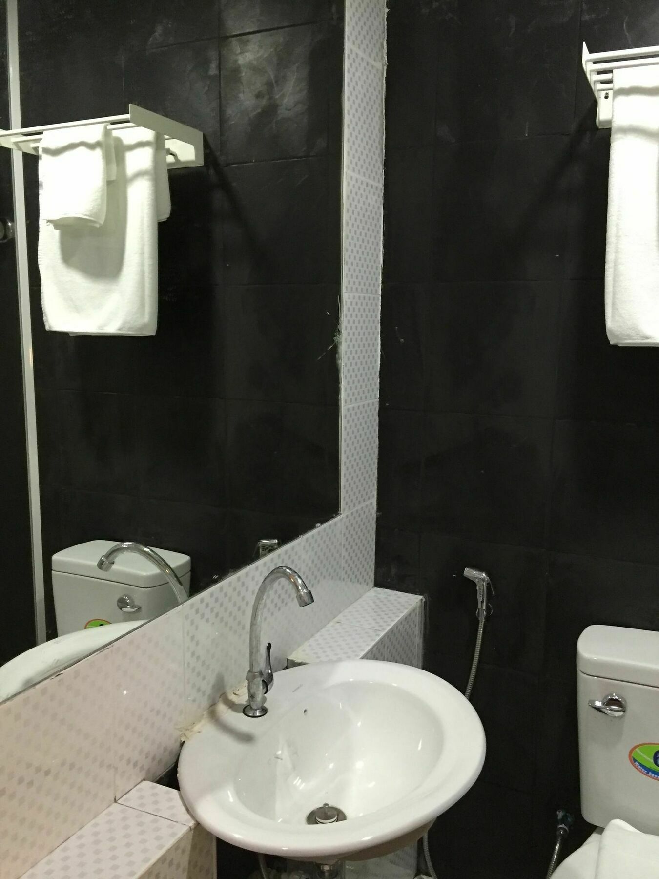 Harrys Suite Hotel Bangkok Eksteriør bilde