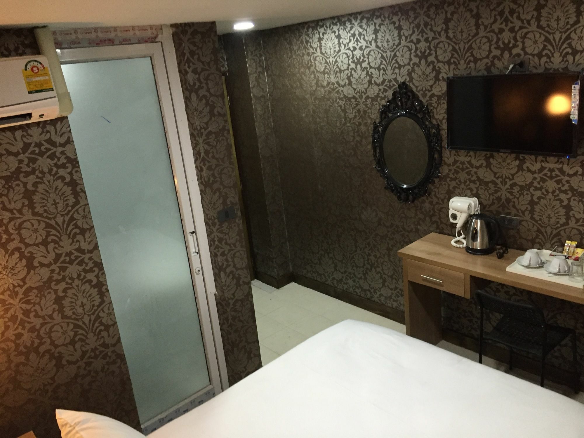 Harrys Suite Hotel Bangkok Eksteriør bilde
